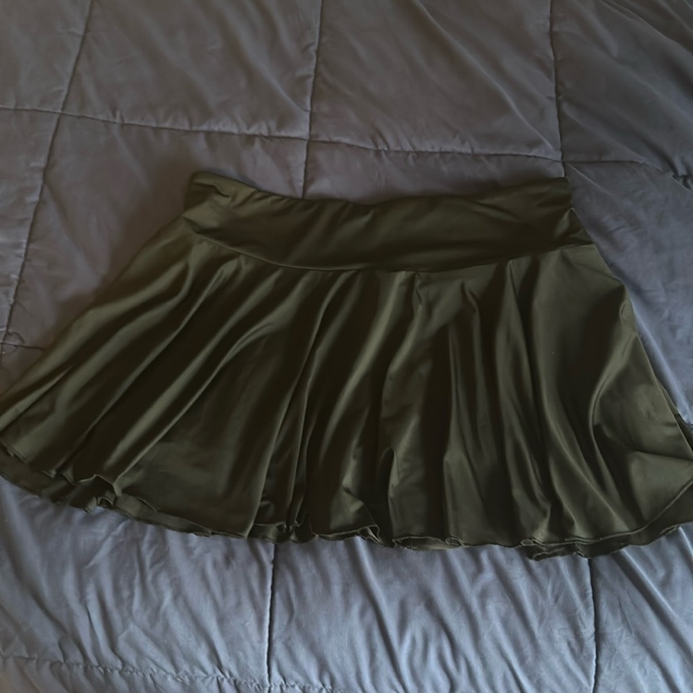 Black tennis skort